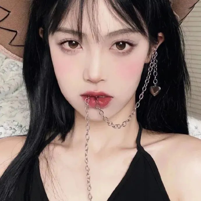 艳谍玛泰哈莉
